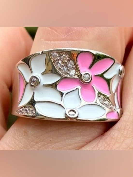 Jewelry - 🌸 Pink & White Floral Enamel Band Ring with Crystal Accents